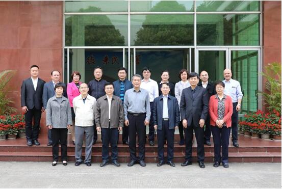 C:\Documents and Settings\Administrator\桌面\合影.jpg C:\Documents and Settings\Administrator\桌面\合影.jpg