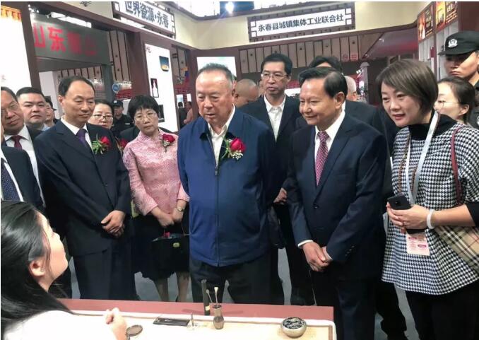 C:\Documents and Settings\Administrator\桌面\首届中国工艺美术博览会在南京开幕\QQ截图6.jpg C:\Documents and Settings\Administrator\桌面\首届中国工艺美术博览会在南京开幕\QQ截图6.jpg